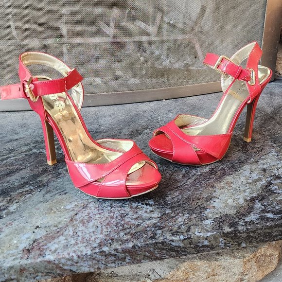 Guess Red Glossy Patent Leather Spike Peep Toe Heels Size 6M - Picture 3 of 16